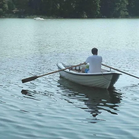 Haeuschen Ueber Der Lanke Holiday home