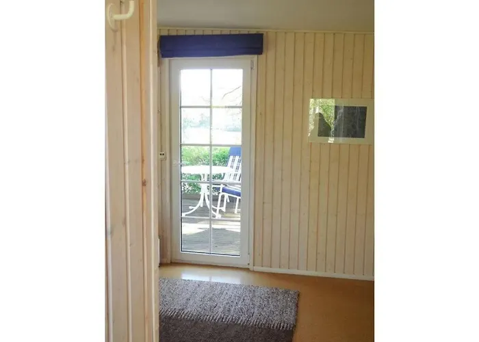 Haeuschen Ueber Der Lanke بيت للعطل *